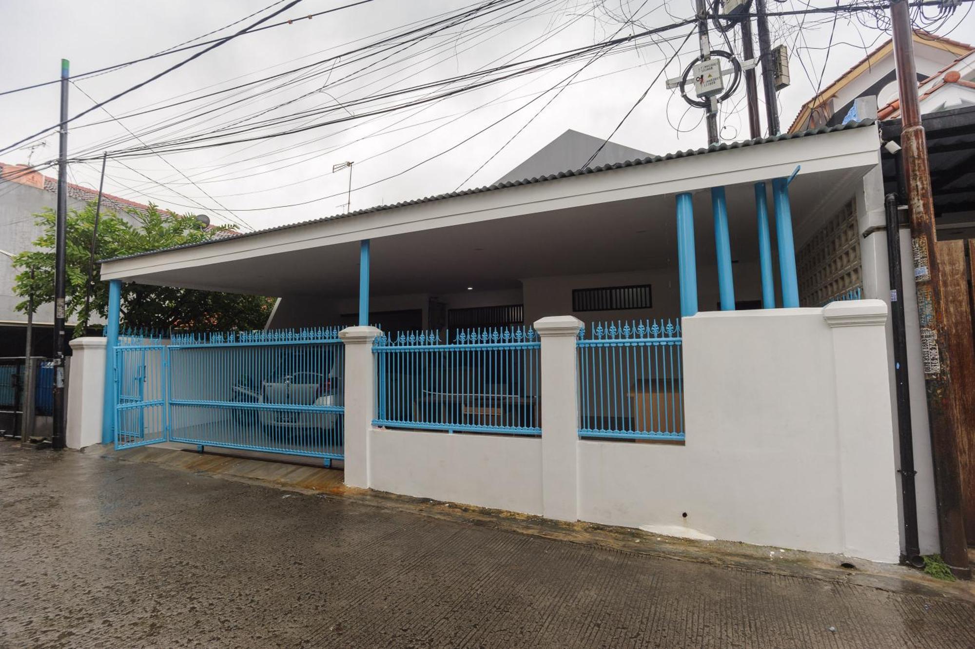 Reddoorz Syariah @ Sakura Hotel Jatiwaringin Bekasi Exterior photo
